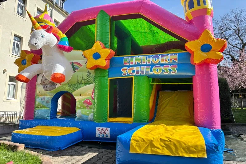 Multiplay Einhorn Hüpfburg in Dresden von eventMa